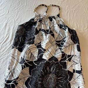 White House Black Market Monochrome Floral shirt size 2